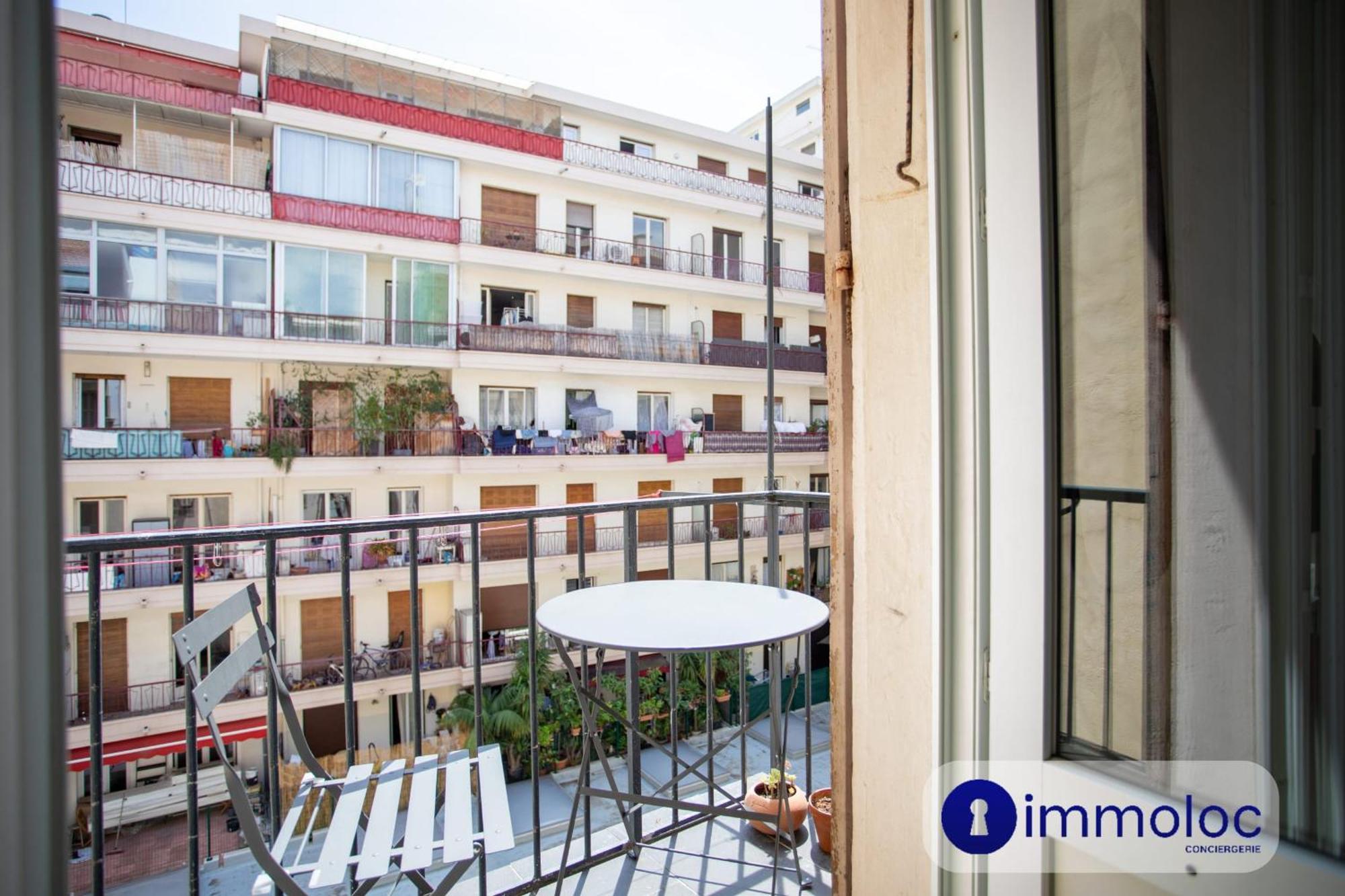 T2 Air-conditioned District Liberation Apartment